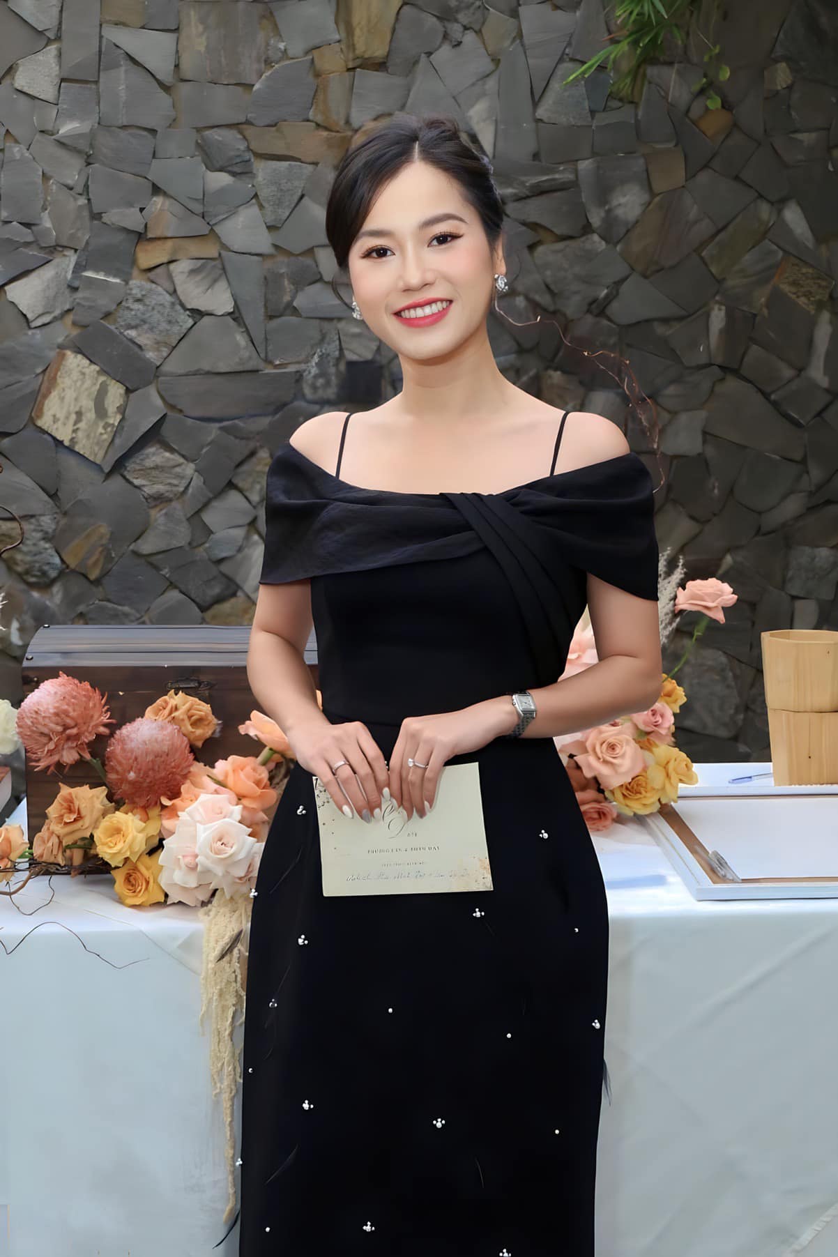 Showbiz Việt tề tựu đ&aacute;m cưới diễn vi&ecirc;n Phương Lan - Ảnh 3.