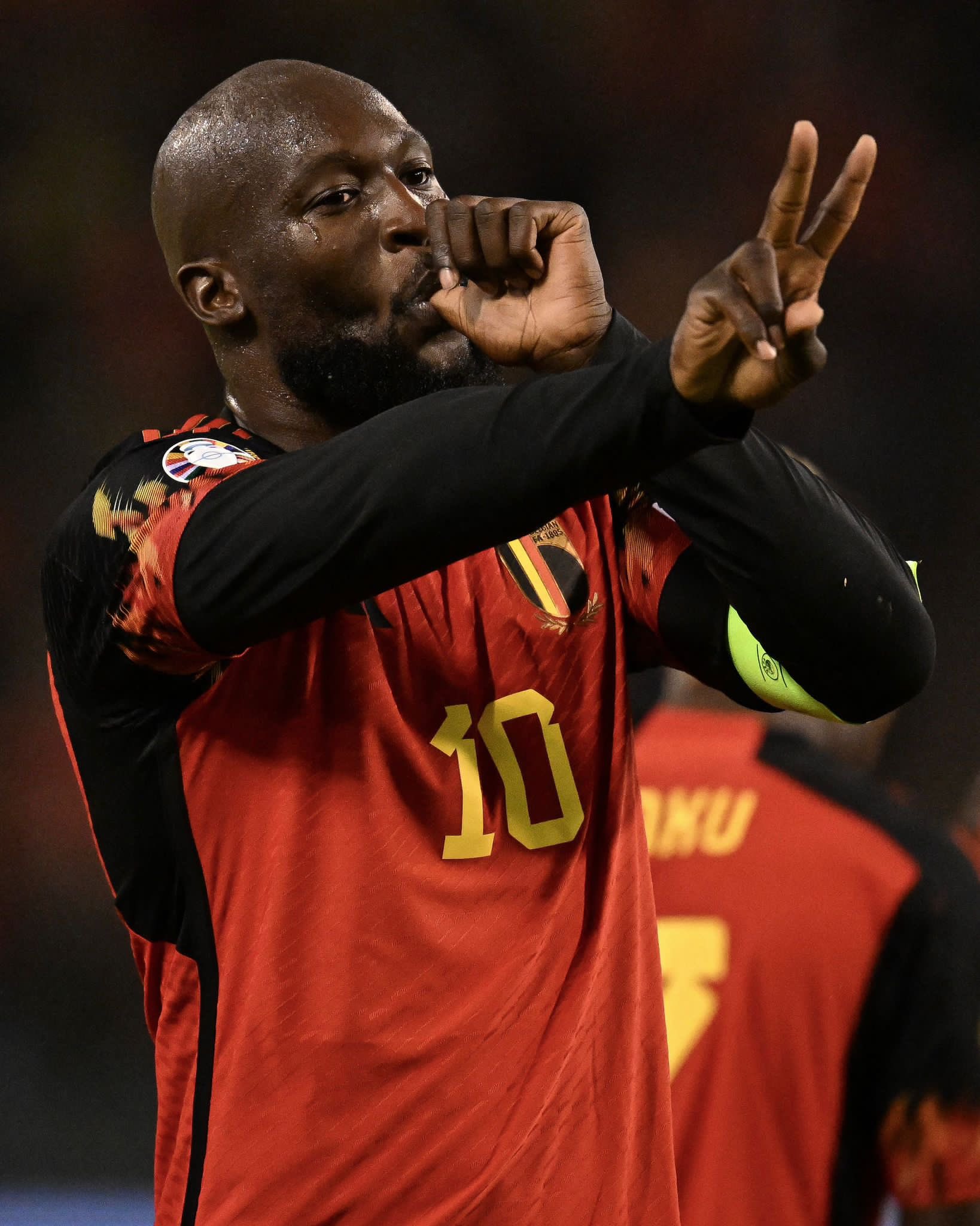 Lukaku bùng nổ ở vòng loại UERO 2024, fan Chelsea tranh luận dữ dội - Ảnh 6.