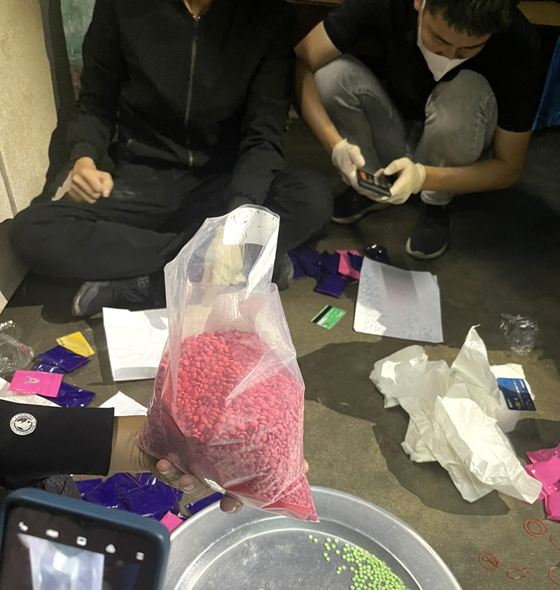 Lật tẩy bí mật bên trong căn nhà của người đàn ông ở Quảng Bình - Ảnh 2.