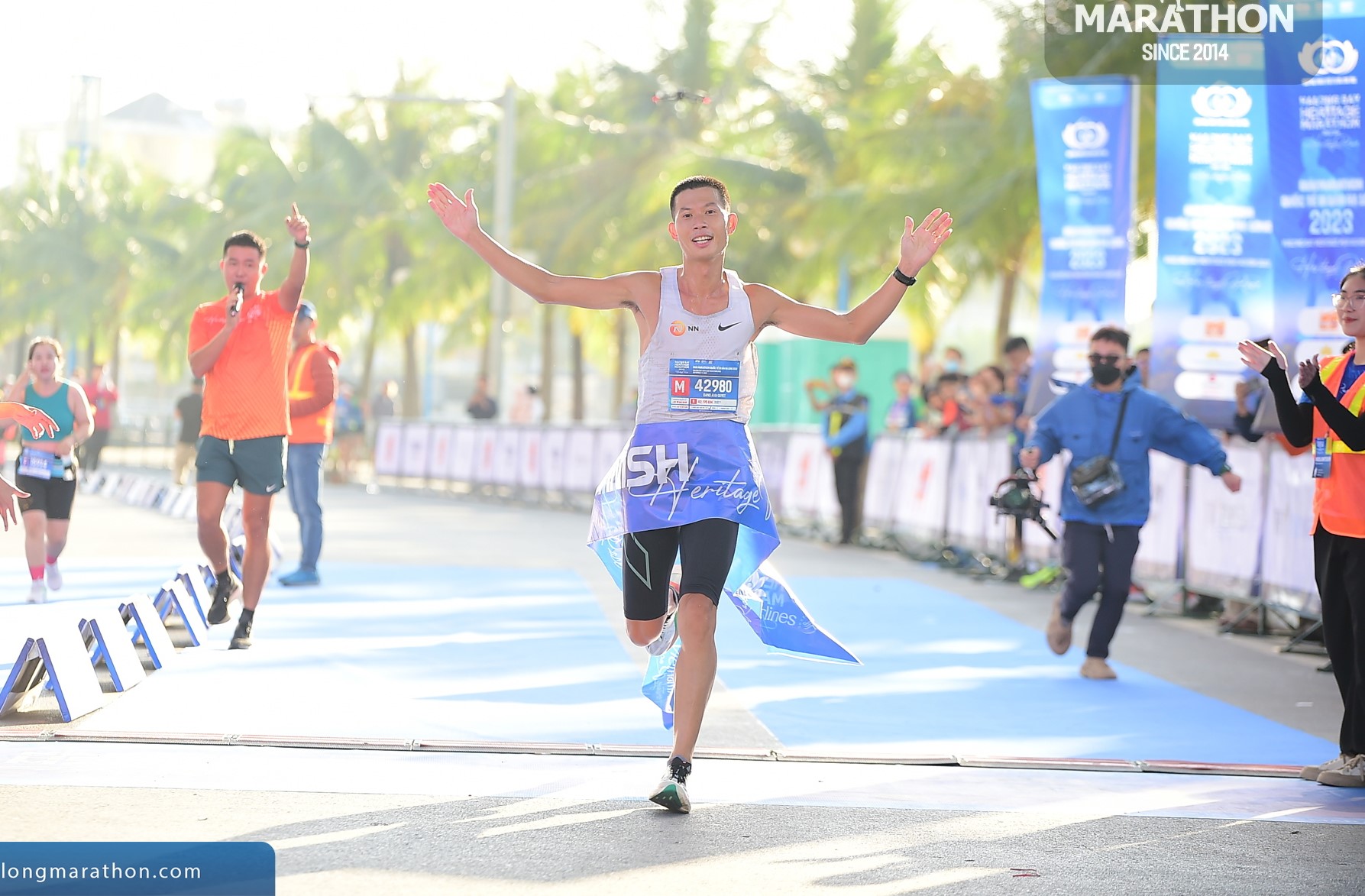 Hồng Lệ và Đan Quyết vô địch nữ, nam Giải Marathon Quốc tế Di sản Hạ Long 2023 - Ảnh 3.