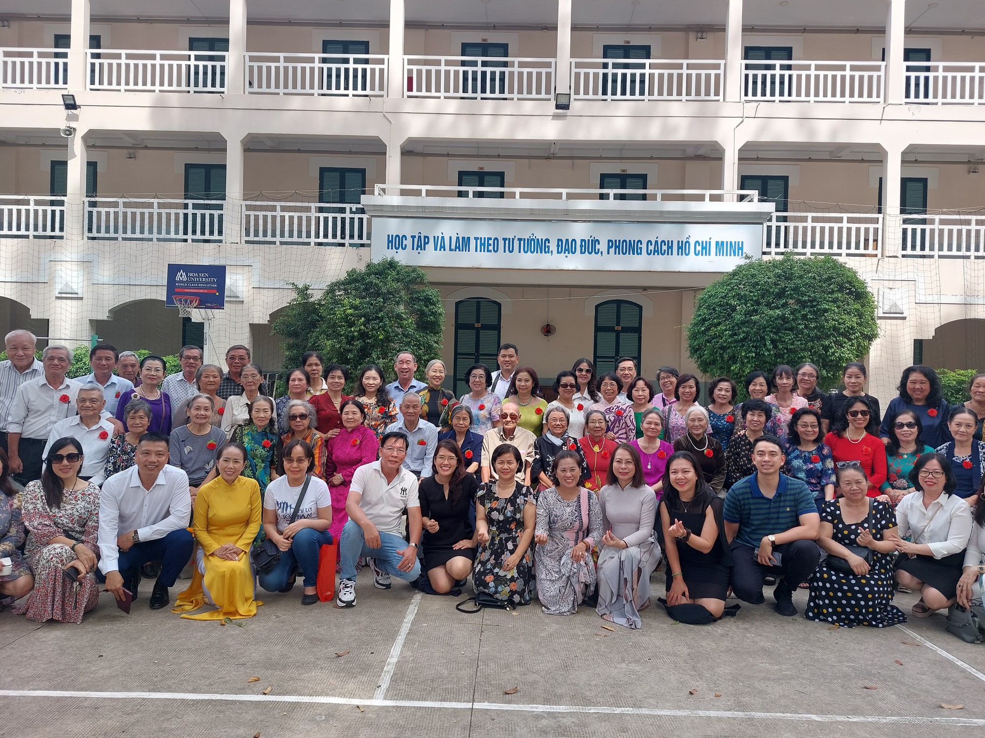 Ngày họp mặt đặc biệt tại ngôi trường gần 150 tuổi - Ảnh 4.