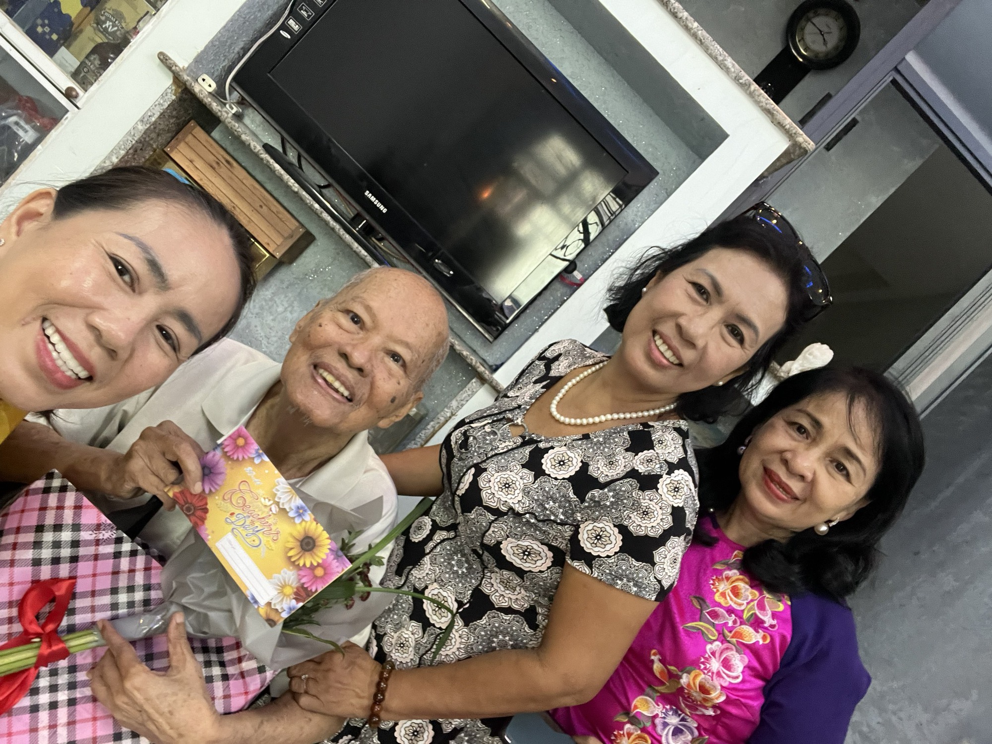 Ngày họp mặt đặc biệt tại ngôi trường gần 150 tuổi - Ảnh 8.