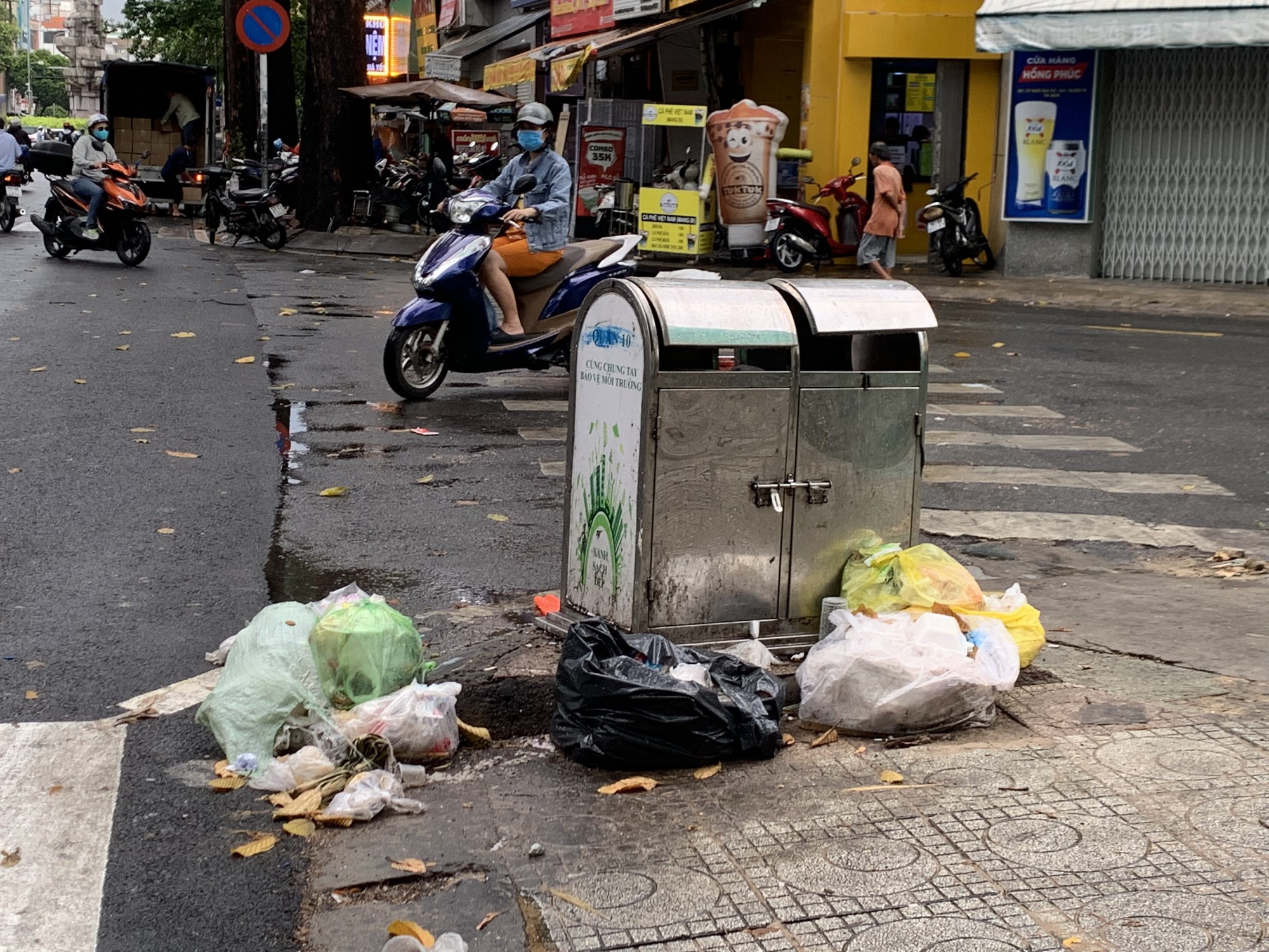 Ám ảnh rác ở trung tâm thành phố