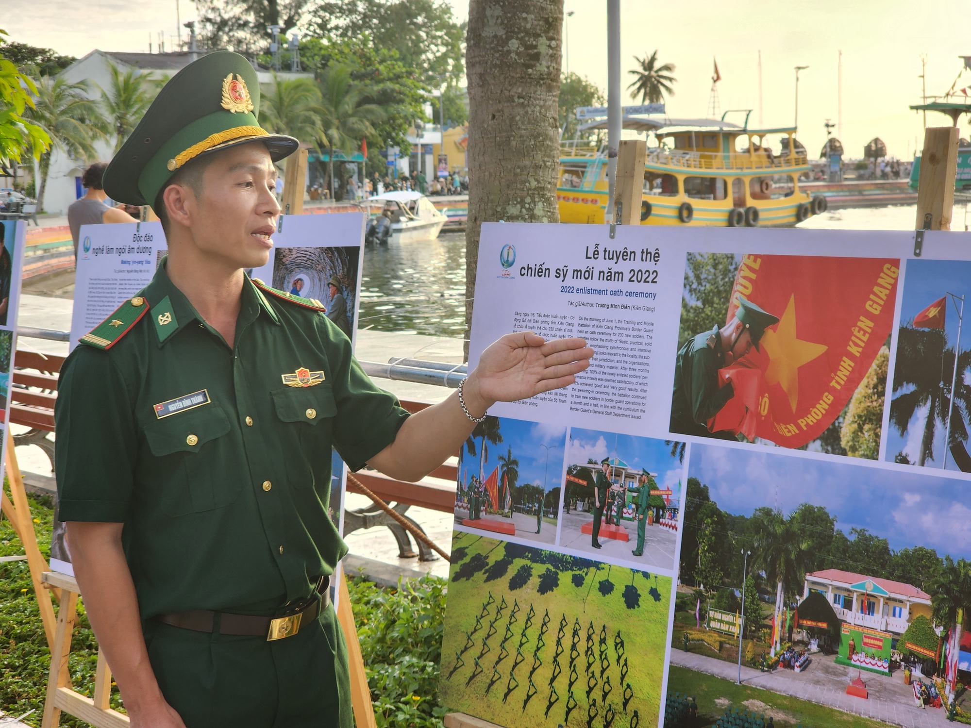 Triển lãm ảnh “Tự hào một dải biên cương” năm 2023 tại Phú Quốc - Ảnh 3.