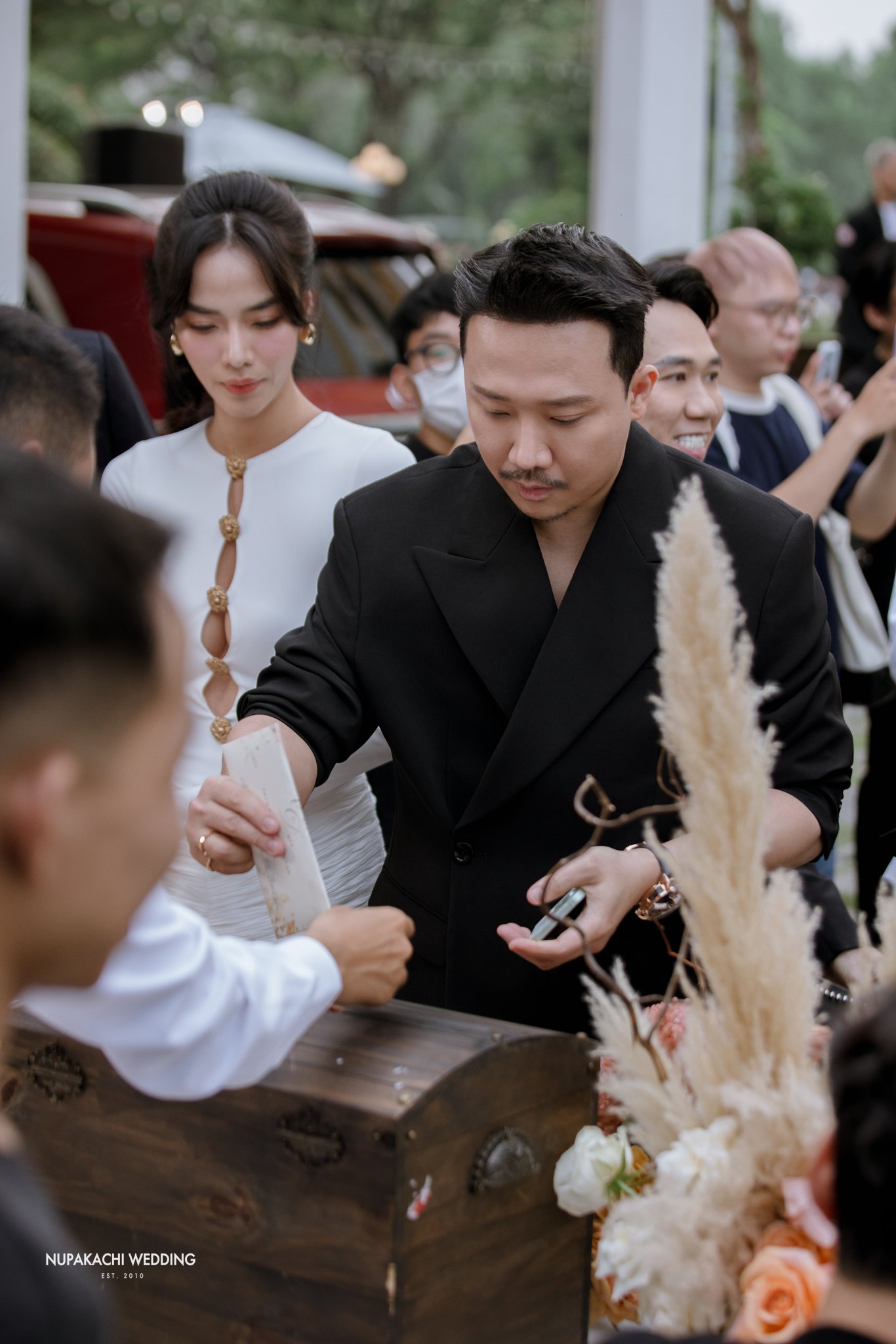 Showbiz Việt tề tựu đ&aacute;m cưới diễn vi&ecirc;n Phương Lan - Ảnh 18.