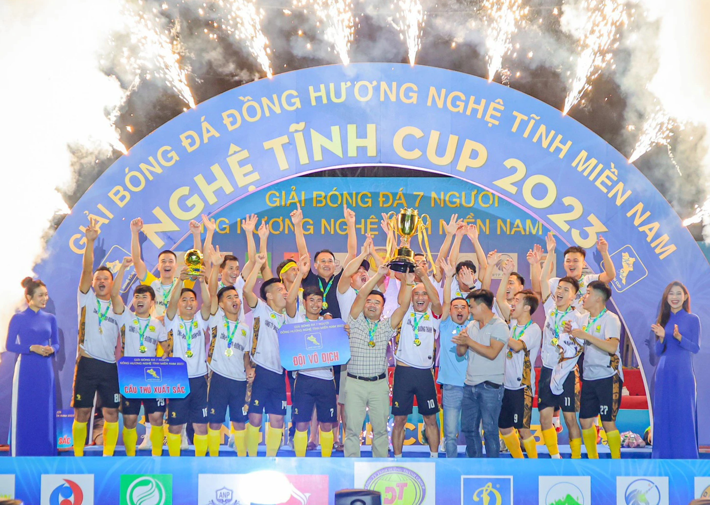 Hội đồng hương Nghi Lộc vô địch Nghệ Tĩnh Cúp 2023