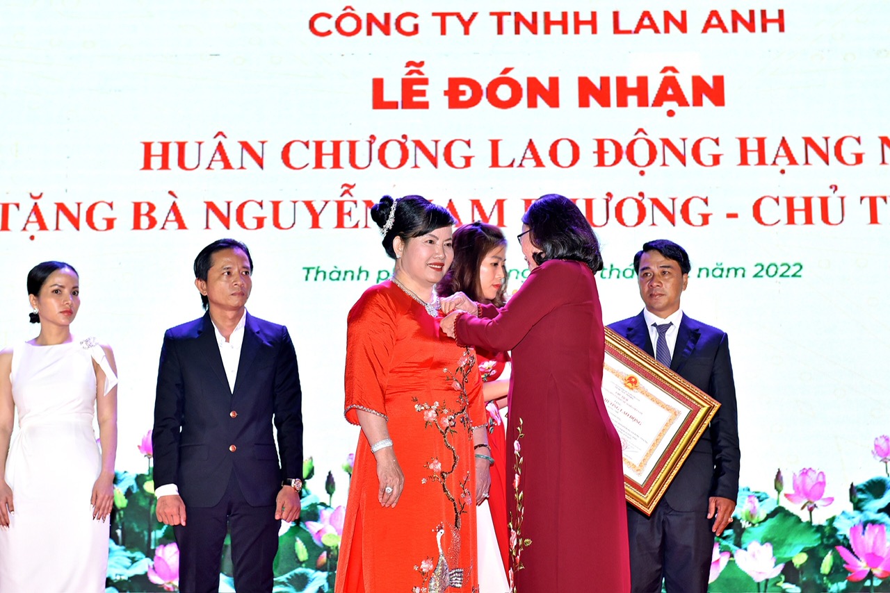 Doanh nh&acirc;n Nguyễn Nam Phương: Kh&oacute; khăn kh&ocirc;ng cản được bước ch&acirc;n t&ocirc;i hướng về an sinh x&atilde; hội - Ảnh 1.