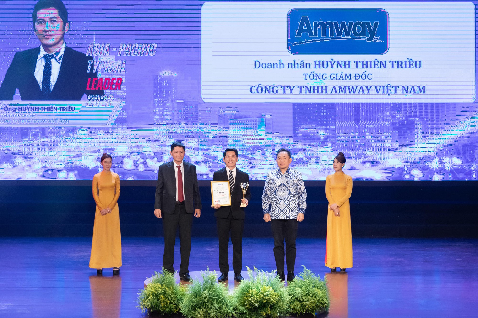 Amway Việt Nam lập cú đúp giải thưởng tại lễ công bố Thương hiệu Tiêu biểu châu Á - Thái Bình Dương 2023