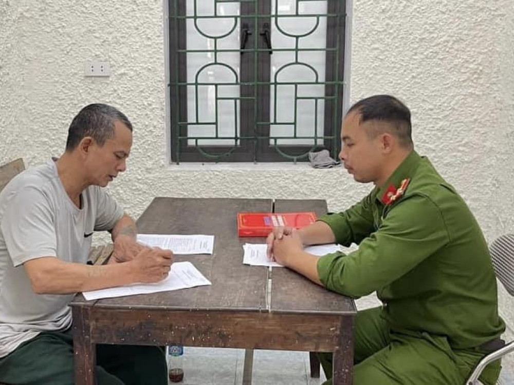 Lừa b&aacute;n đất nghĩa trang của người kh&aacute;c để chiếm đoạt t&agrave;i sản - Ảnh 1.