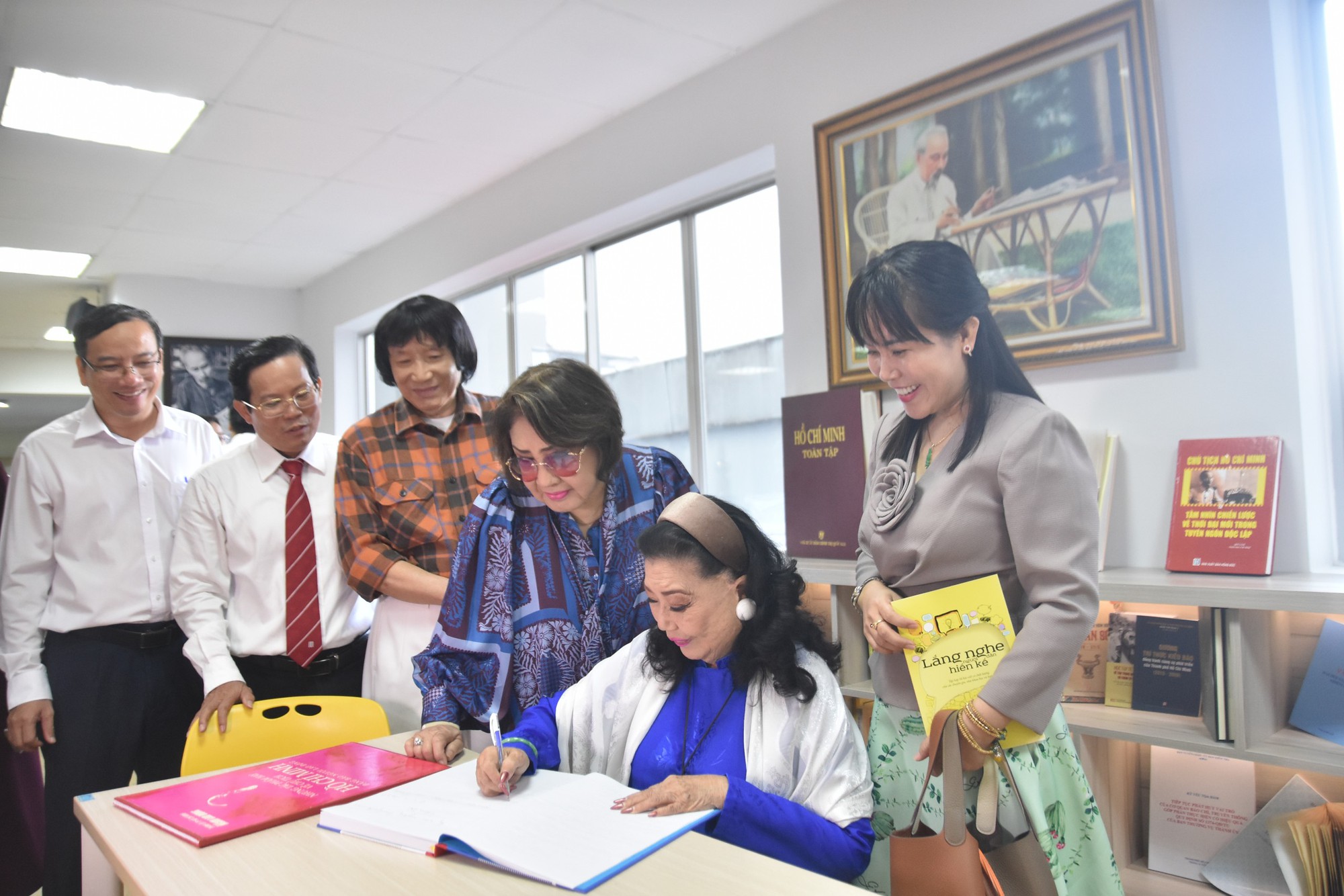Gặp gỡ nghệ sĩ từng đoạt Giải Mai v&agrave;ng của B&aacute;o Người Lao Động - Ảnh 2.