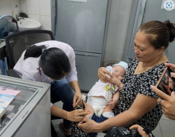 TP HCM không còn một số vắc-xin chương trình tiêm chủng mở rộng