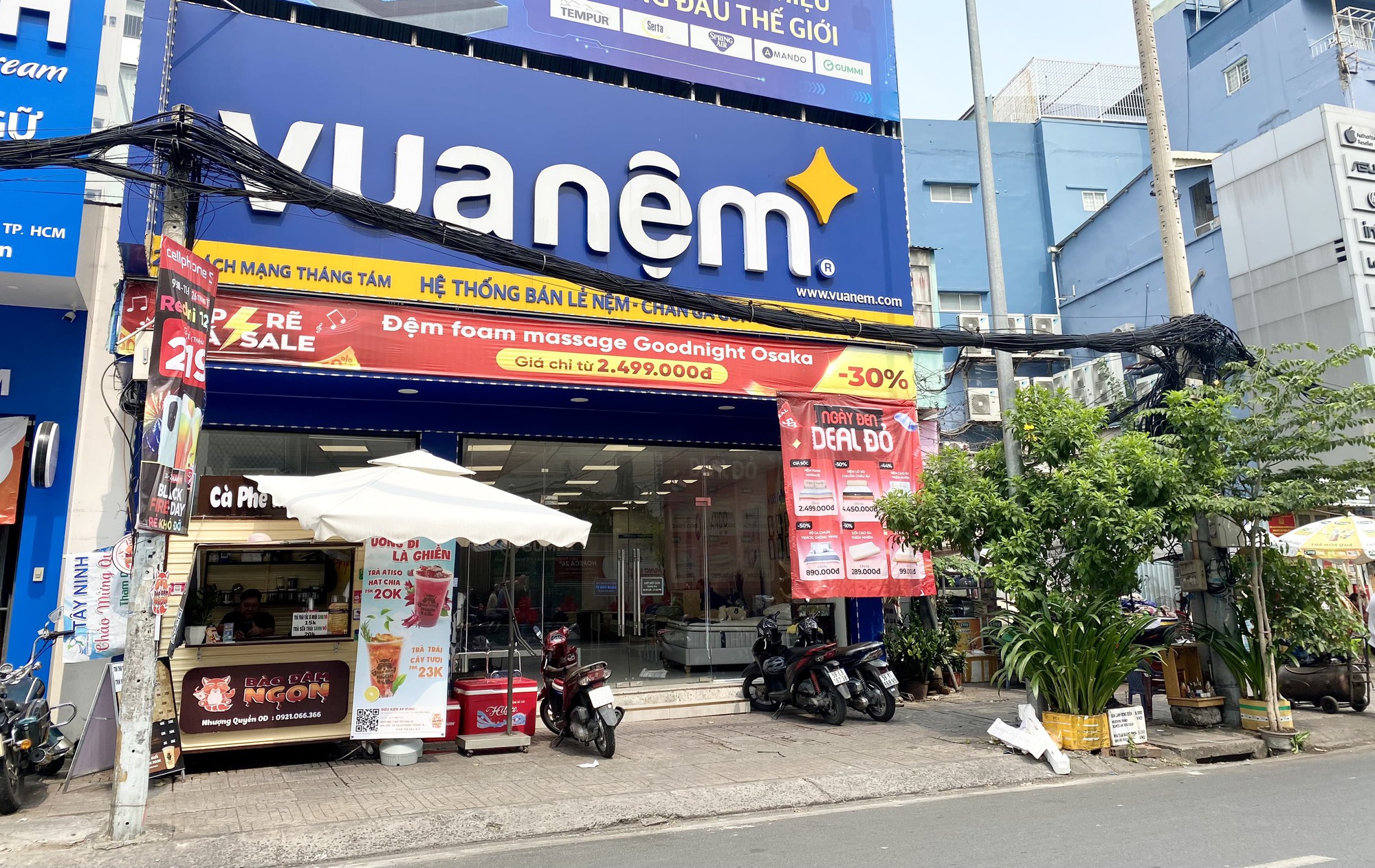 Trung t&acirc;m thương mại vắng vẻ d&ugrave; giảm gi&aacute; sớm đến 80% dịp Black Friday - Ảnh 8.