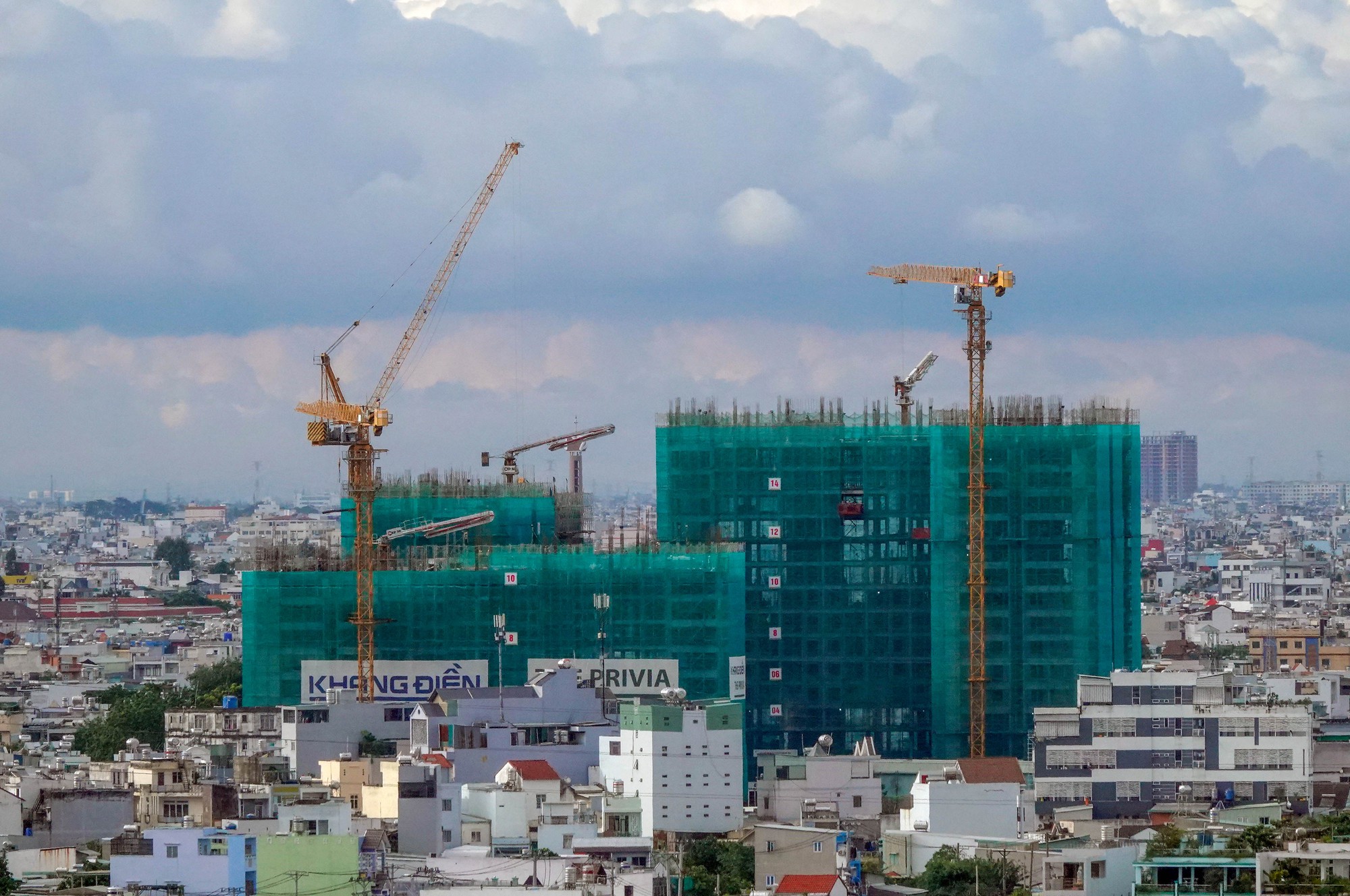 Không nên kiểm soát quá mức tín dụng bất động sản