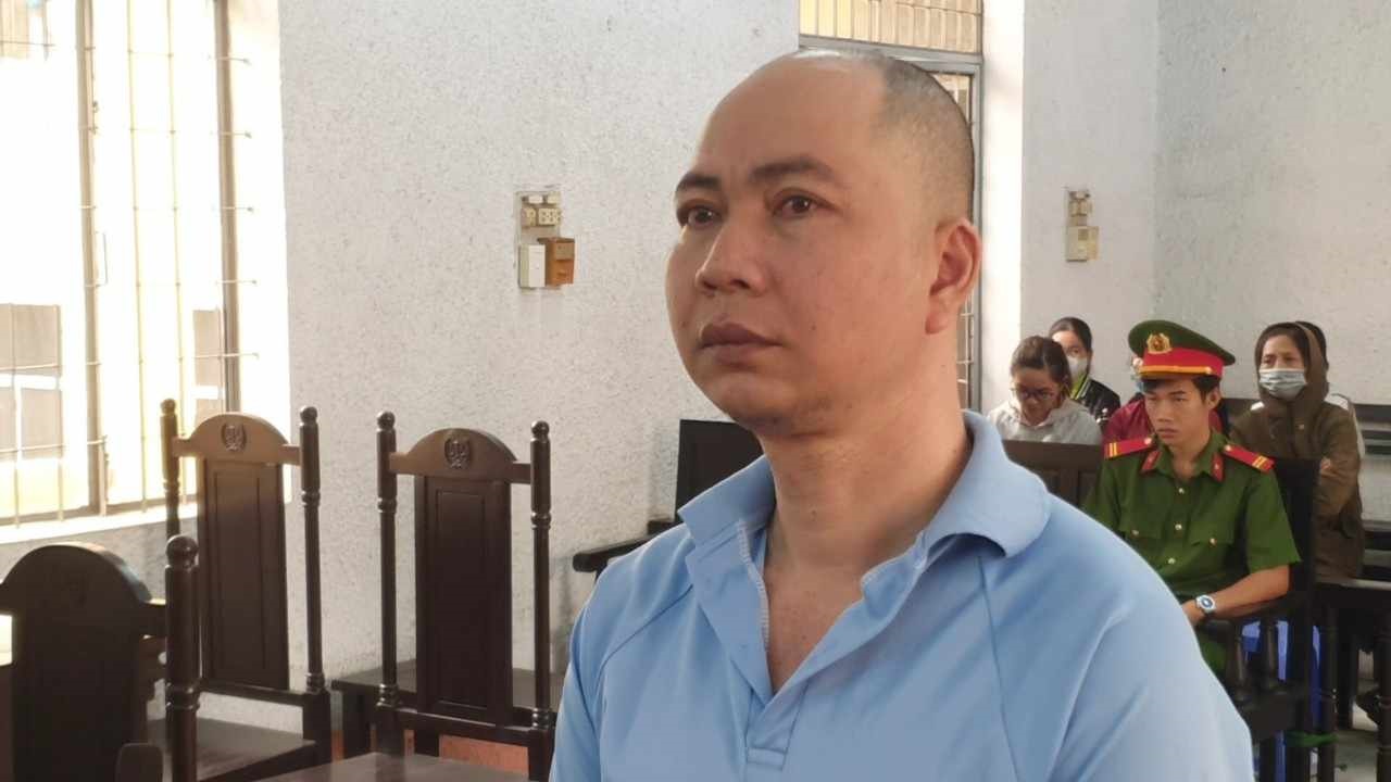 Phạt tù chung thân đối tượng bắn chết người tình của vợ