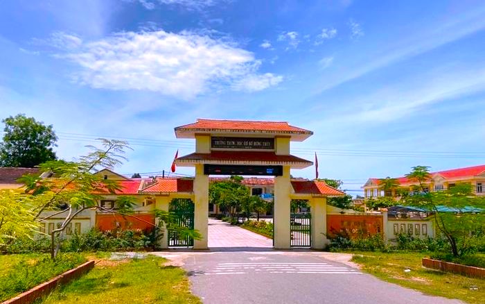 Nam sinh bị 30 bạn "đánh hội đồng" dẫn đến chấn thương tâm lý 23%