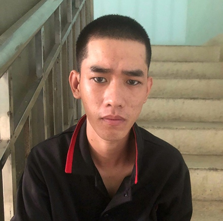 Cãi nhau, nam thanh niên về nhà lấy dao bấm đâm bạn nhậu 3 nhát