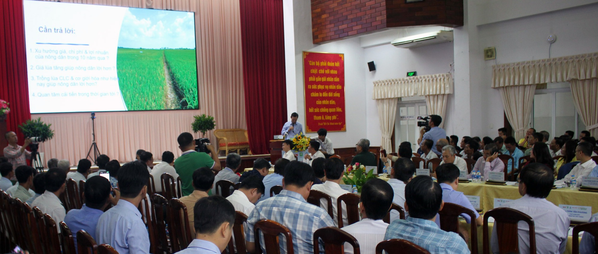 Gi&aacute; l&uacute;a tăng nhưng lợi nhuận của n&ocirc;ng d&acirc;n kh&ocirc;ng nhiều - Ảnh 1.