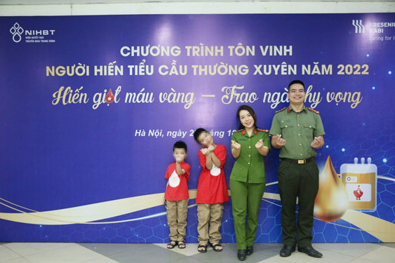 Đôi vợ chồng có trái tim hồng - Ảnh 1.