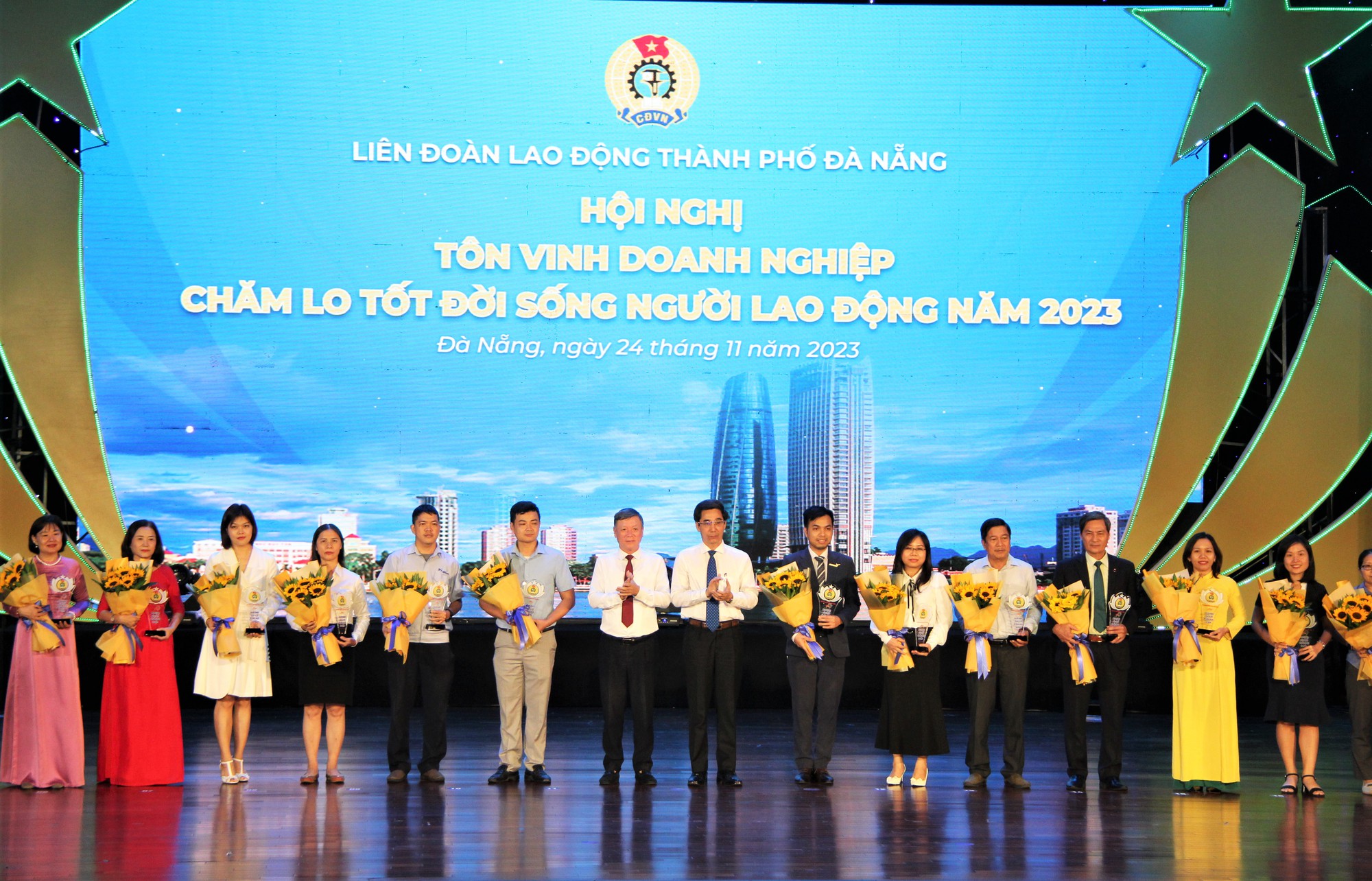 Đà Nẵng tôn vinh 46 doanh nghiệp xem công nhân là “vốn quý” - Ảnh 4.