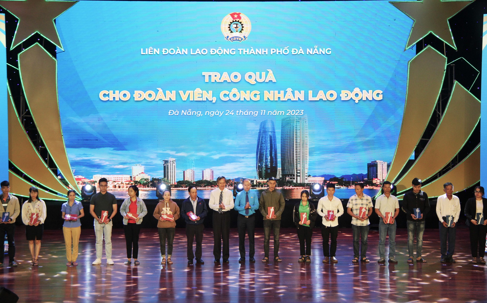 Đà Nẵng tôn vinh 46 doanh nghiệp xem công nhân là “vốn quý” - Ảnh 6.