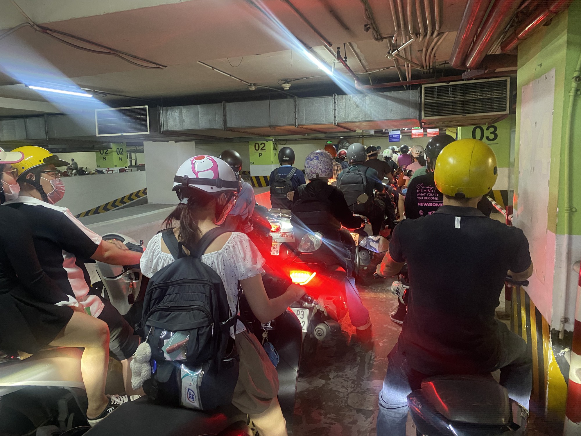 Chen chúc săn hàng sale trong dịp Black Friday - Ảnh 5.