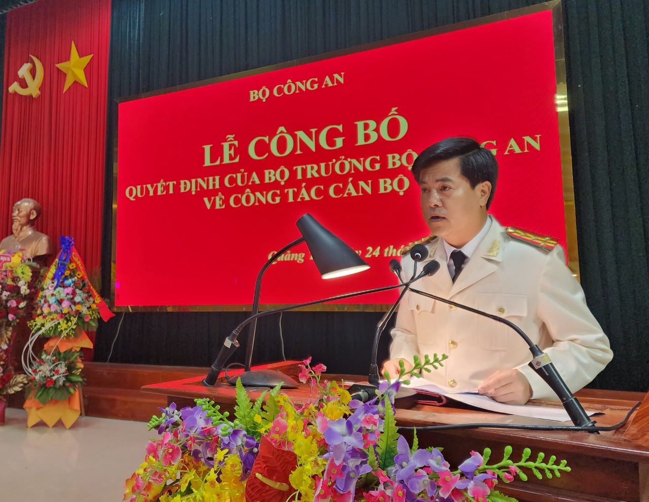 Quảng Trị c&oacute; t&acirc;n Gi&aacute;m đốc C&ocirc;ng an tỉnh 46 tuổi - Ảnh 4.