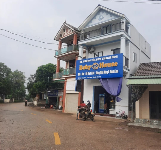 Phù phép hàng chục ki-ốt kinh doanh thành nhà ở kiên cố - Ảnh 2.