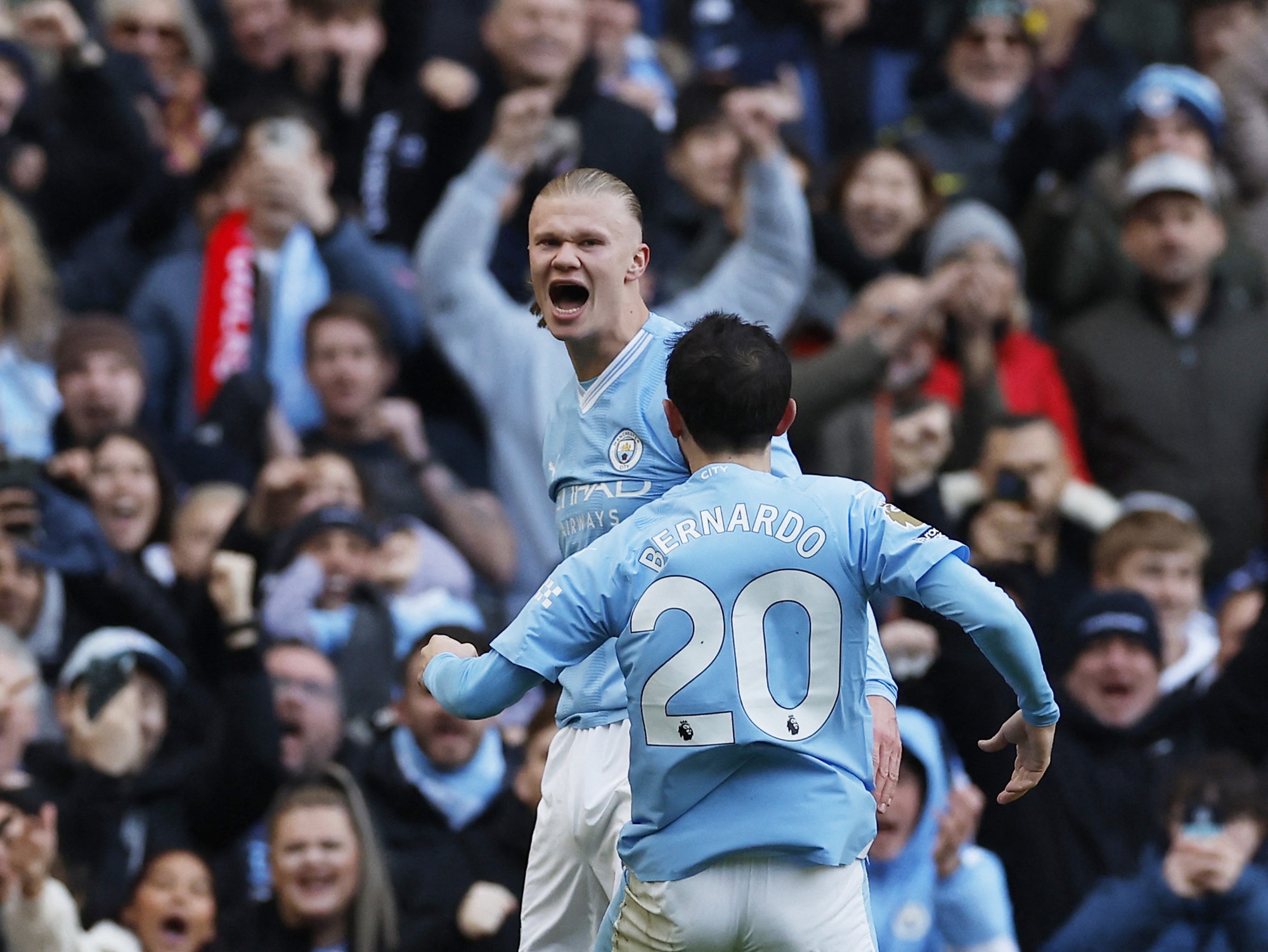 Haaland lập kỷ lục nhưng Man City kh&ocirc;ng thắng nổi Liverpool - Ảnh 2.