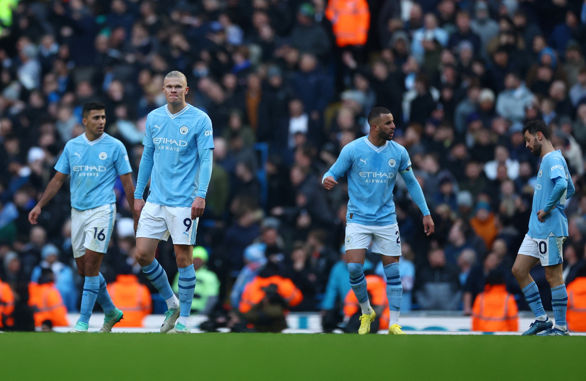 Haaland lập kỷ lục nhưng Man City kh&ocirc;ng thắng nổi Liverpool - Ảnh 4.