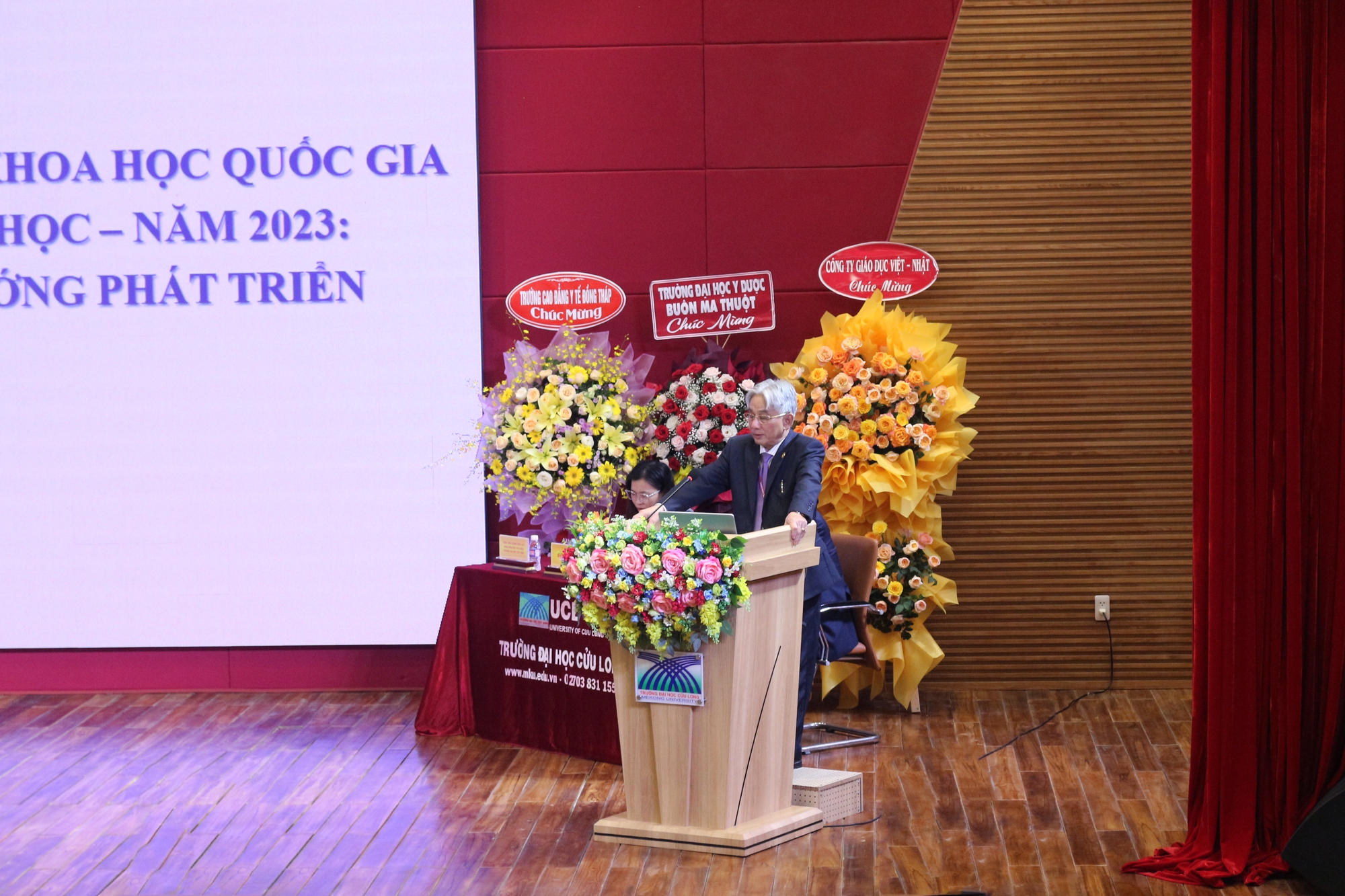 Trường ĐH Cửu Long tổ chức hội thảo khoa học quốc gia về y tế - Ảnh 2.