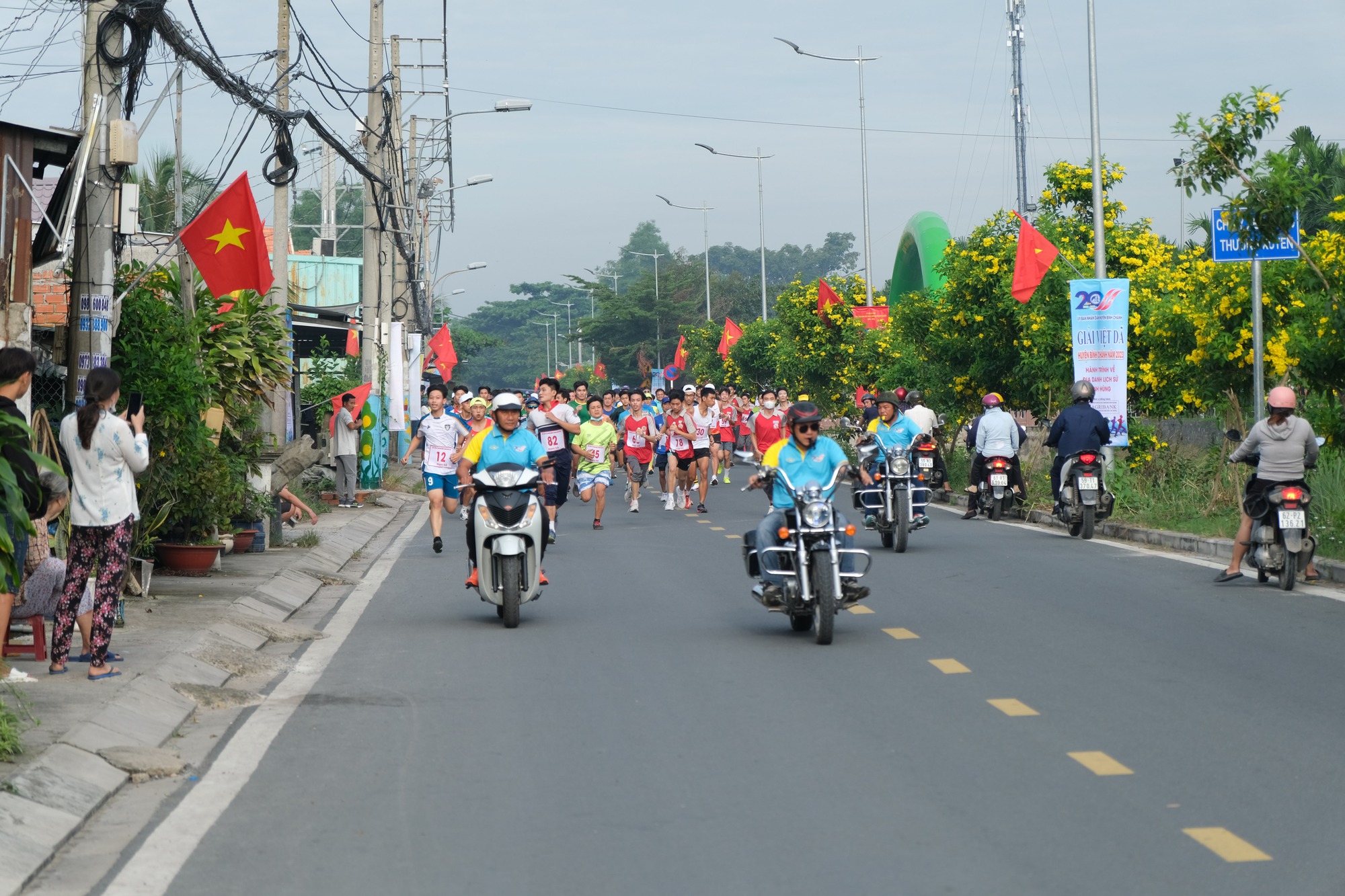 Hơn 2.000 người tham gia giải chạy “Hành trình tìm về địa danh lịch sử anh hùng - Ảnh 5.