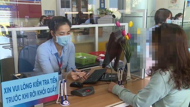 Sau cuộc gọi đe dọa, tài khoản của người phụ nữ "bay màu"  315 triệu đồng