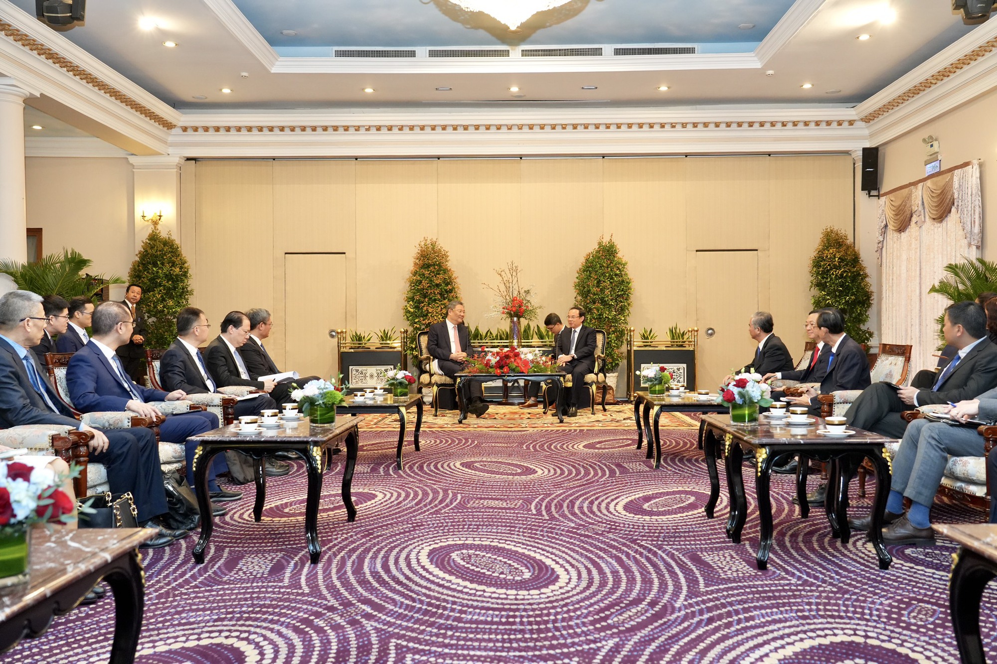 Bộ trưởng Thương mại Trung Quốc ấn tượng về sự ph&aacute;t triển của TP HCM - Ảnh 2.