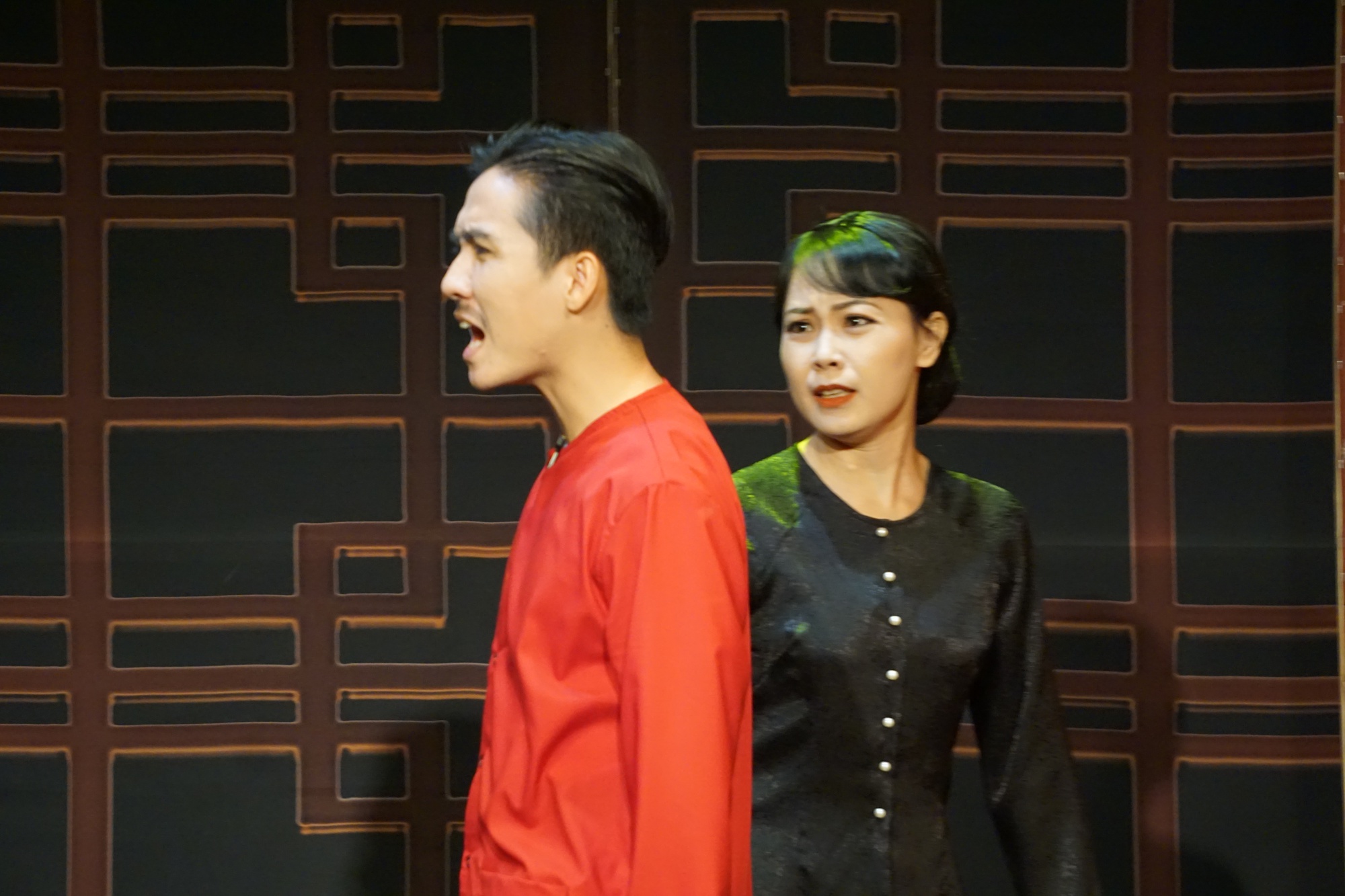 Vở Thủy quỷ của NSƯT Vũ Xu&acirc;n Trang, g&acirc;y &aacute;c l&atilde;nh nghiệp - Ảnh 5.