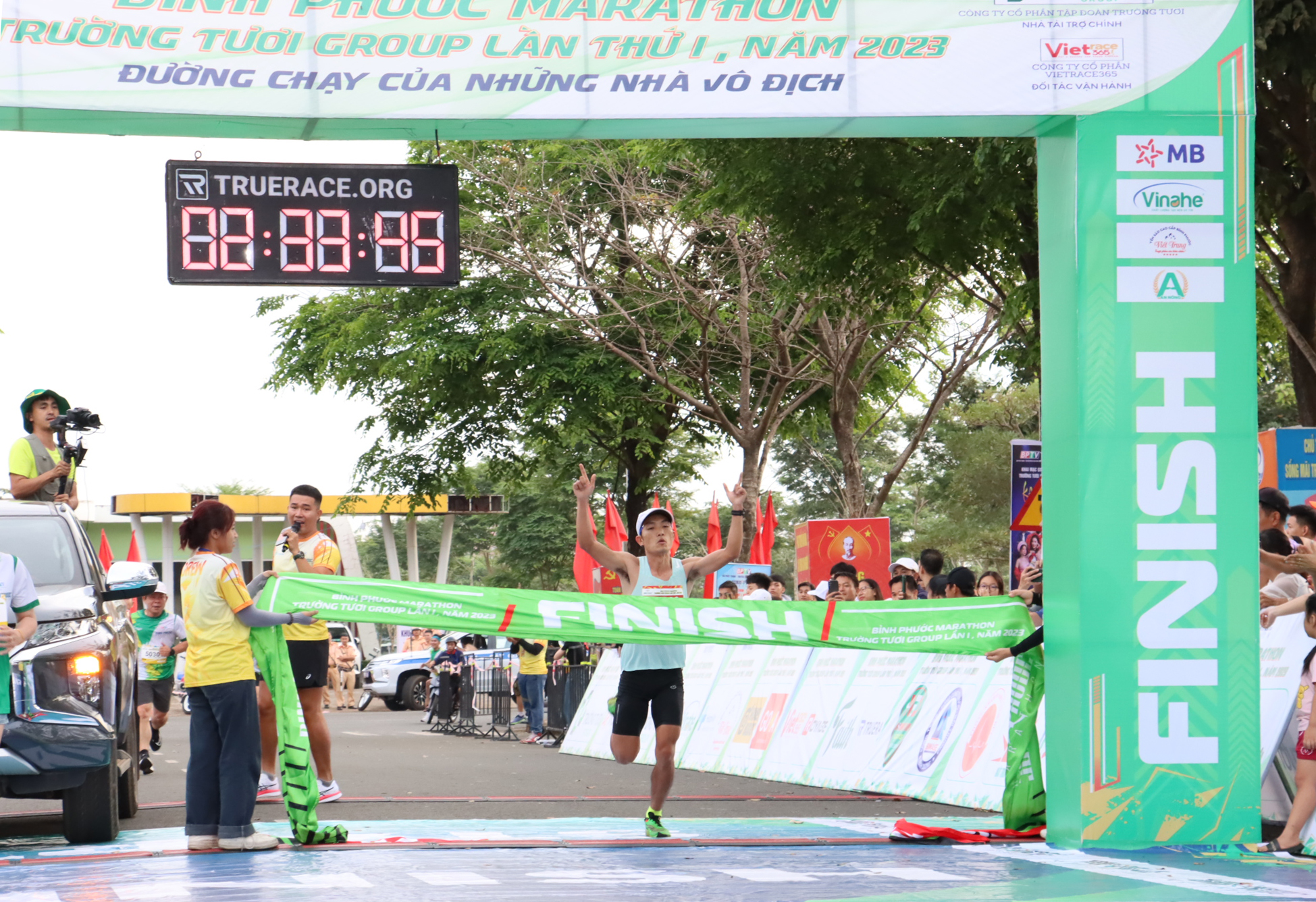 Hoàng Nguyên Thanh vô địch Giải marathon Bình Phước 2023