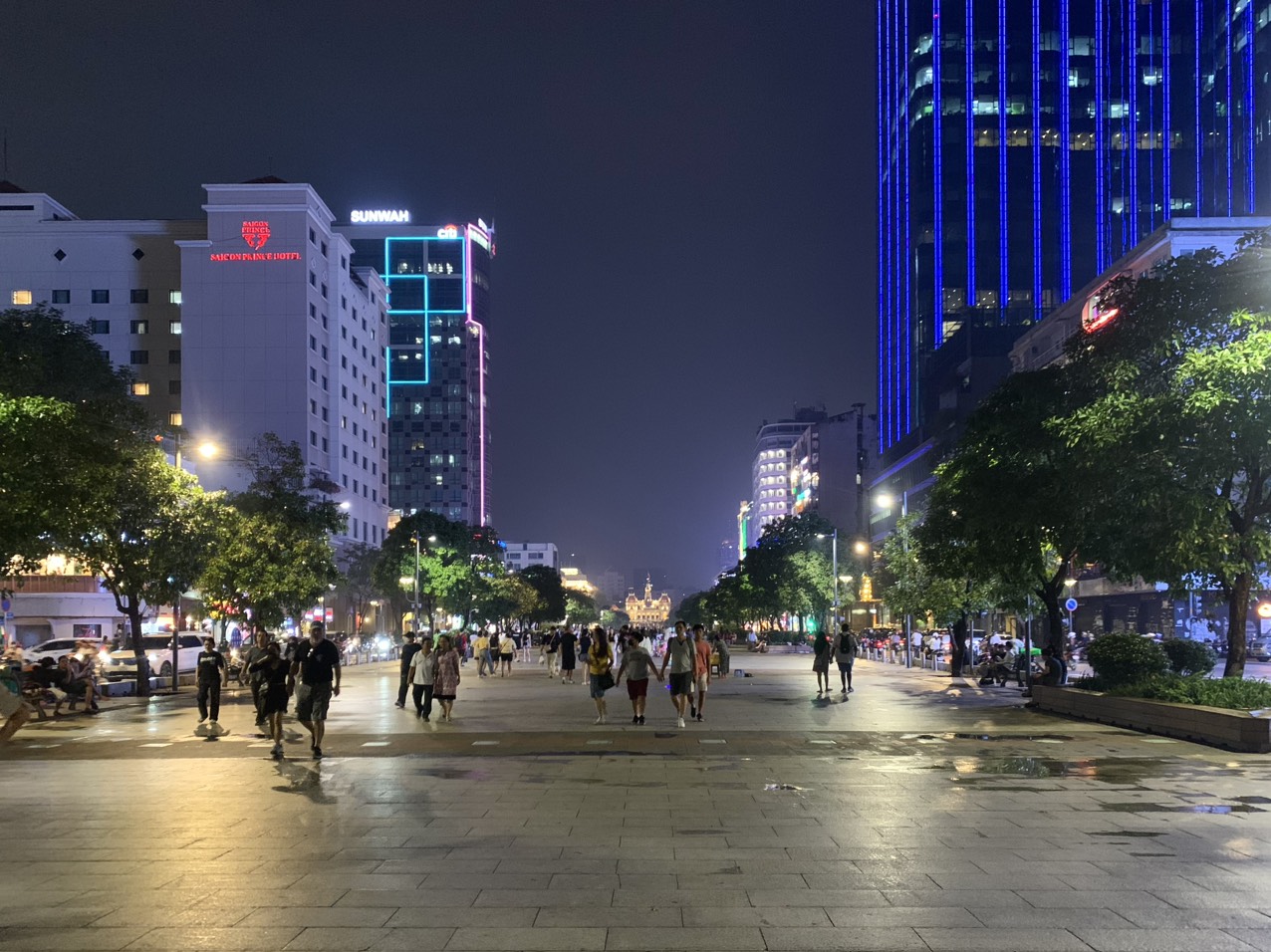 Cần lời giải đúng cho phố đi bộ Nguyễn Huệ