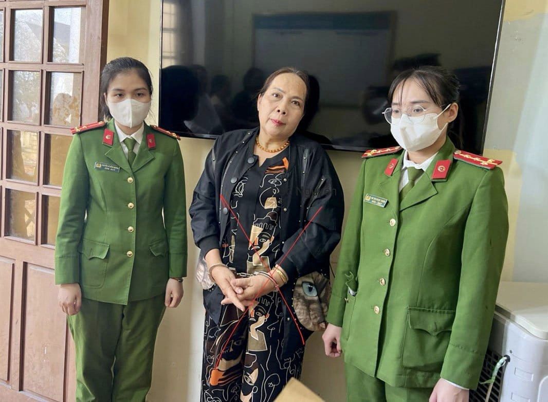 "Lợi dụng các quyền tự do dân chủ...", Nguyễn Thu Hằng bị bắt