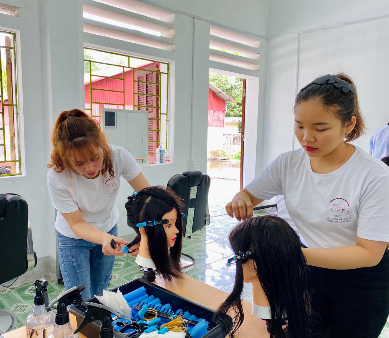 Cơ hội việc làm cho phụ nữ yếu thế