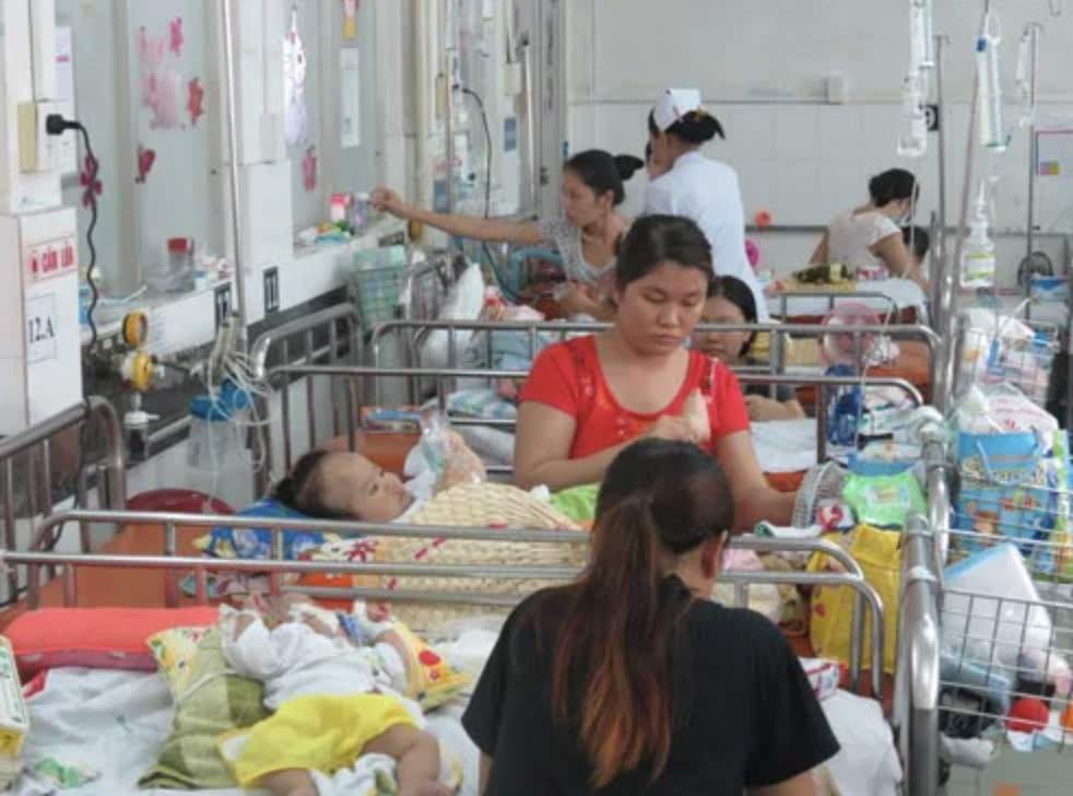 Sớm hoàn thiện hệ thống y tế