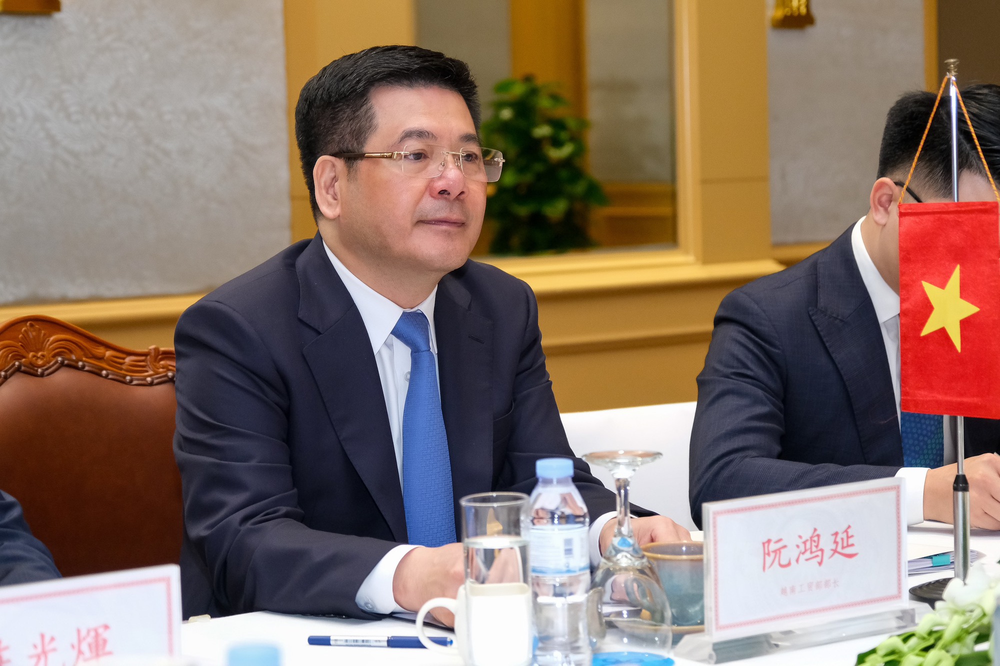 Dừng nhập t&ocirc;m h&ugrave;m b&ocirc;ng Việt Nam, Bộ trưởng Thương mại Trung Quốc n&ecirc;u giải ph&aacute;p th&aacute;o gỡ - Ảnh 1.