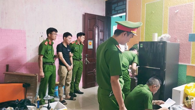 Giải thoát bé gái 14 tuổi kêu cứu ở quán karaoke, phát hiện 2 vụ mua bán người