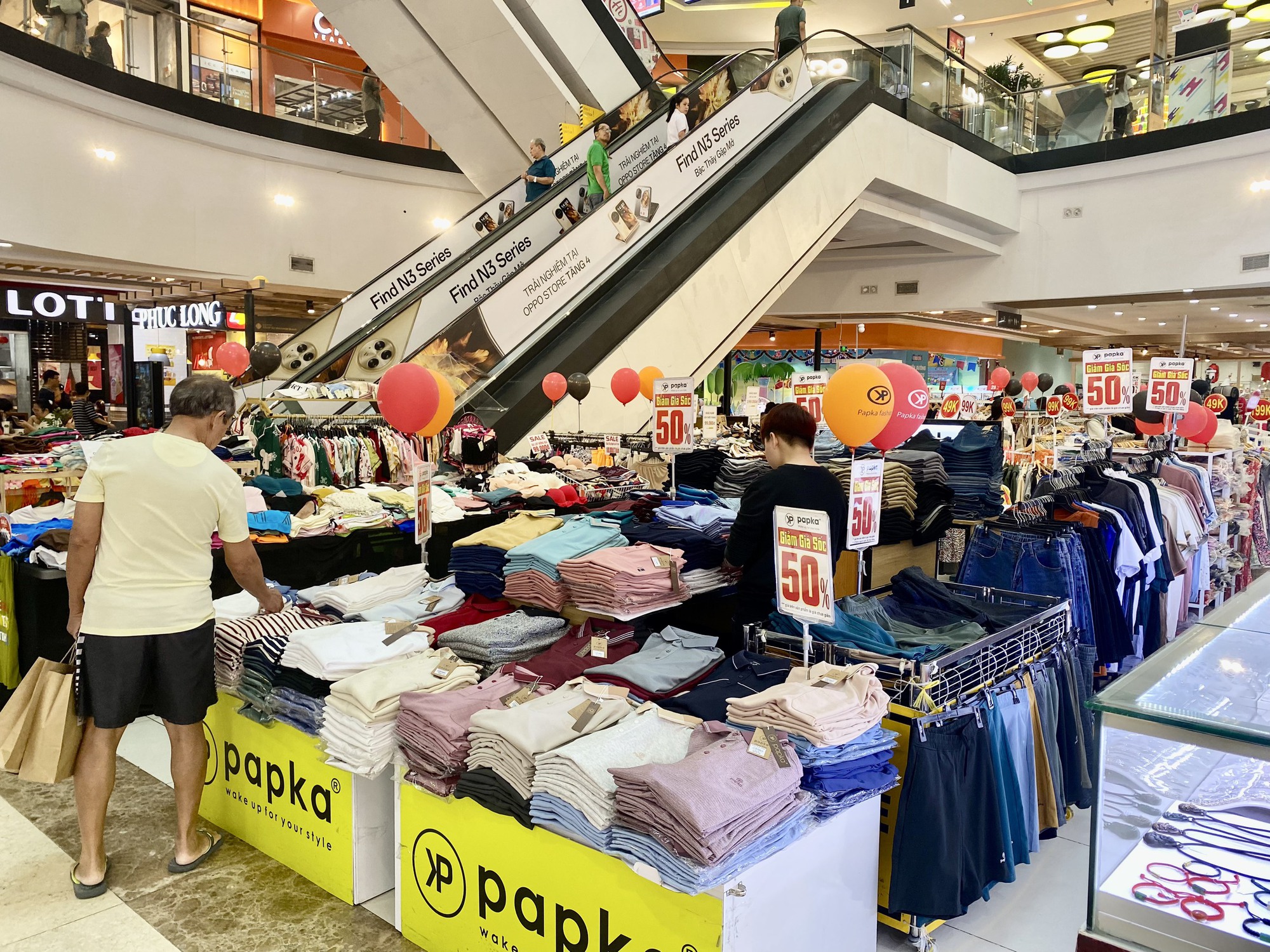 Mùa Black Friday thất vọng của giới kinh doanh và người tiêu dùng