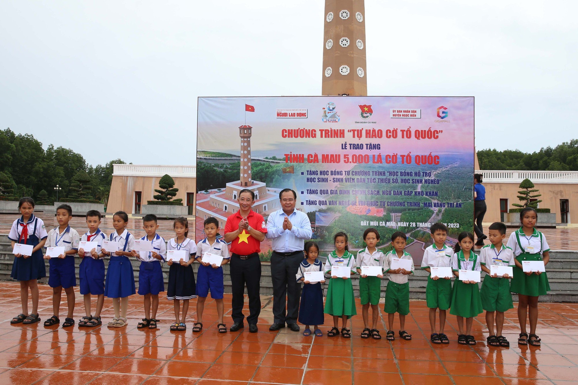 Th&ecirc;m tuyến Đường cờ Tổ quốc v&agrave; nhiều hoạt động nh&acirc;n văn tại C&agrave; Mau - Ảnh 14.