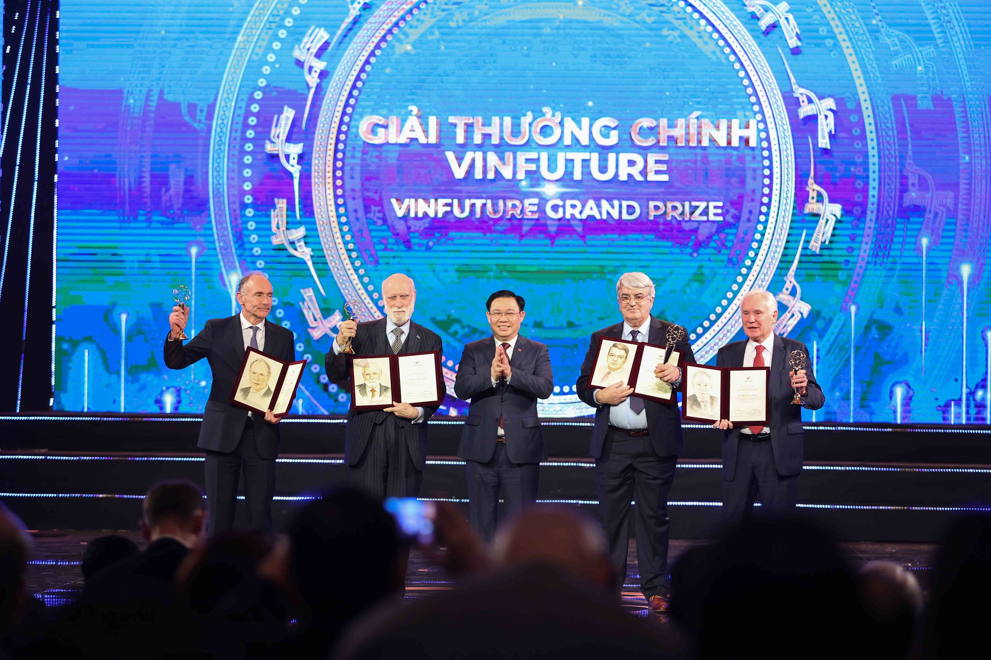 VinFuture công bố Tuần lễ Khoa học Công nghệ và Lễ trao giải 2023 - Ảnh 3.