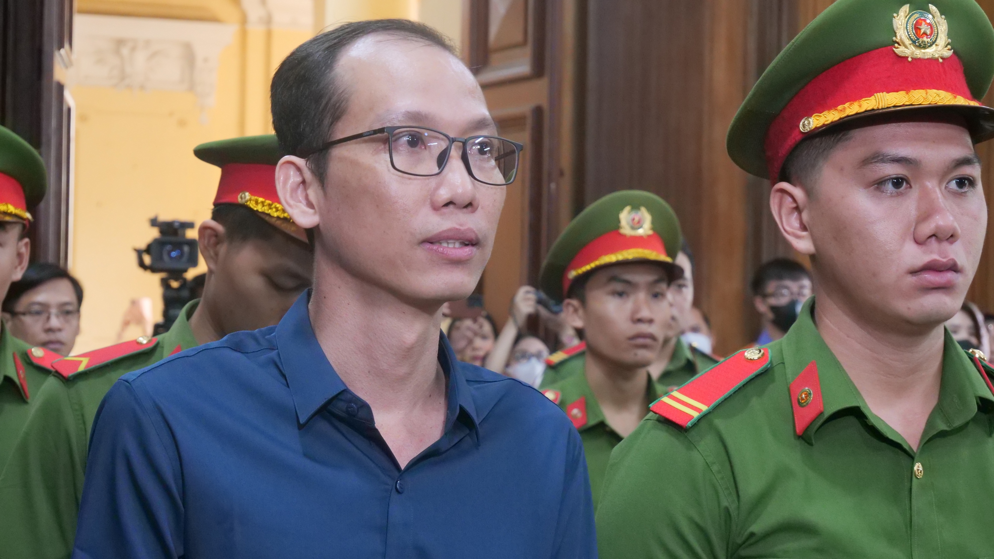 Bất ngờ thân thế người giúp Giám đốc Bệnh viện TP Thủ Đức chiếm đoạt 103 tỉ đồng