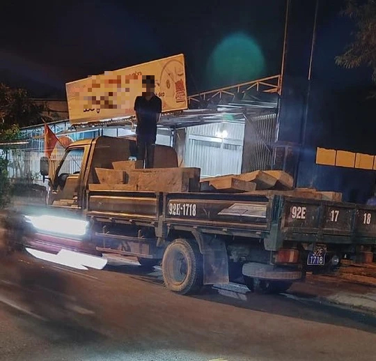 Gỗ lậu tr&ecirc;n đất trưởng ph&ograve;ng nội vụ ở Quảng Nam: Kiểm l&acirc;m huyện&hellip; bất ngờ - Ảnh 5.