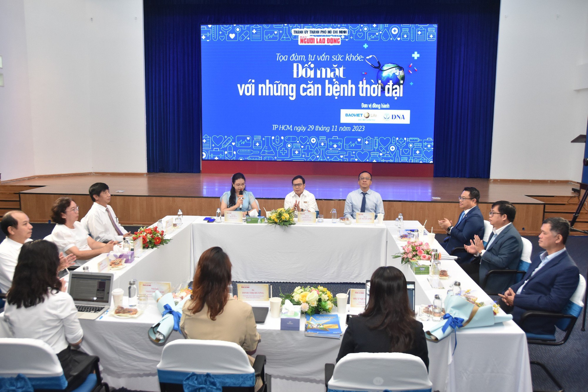 Giao lưu trực tuyến: "Đối mặt, phòng tránh các bệnh thời đại"