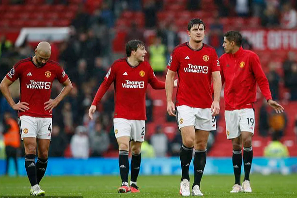 Man United phải chi trả bao nhiêu nếu sa thải HLV Erik ten Hag? - Ảnh 5.