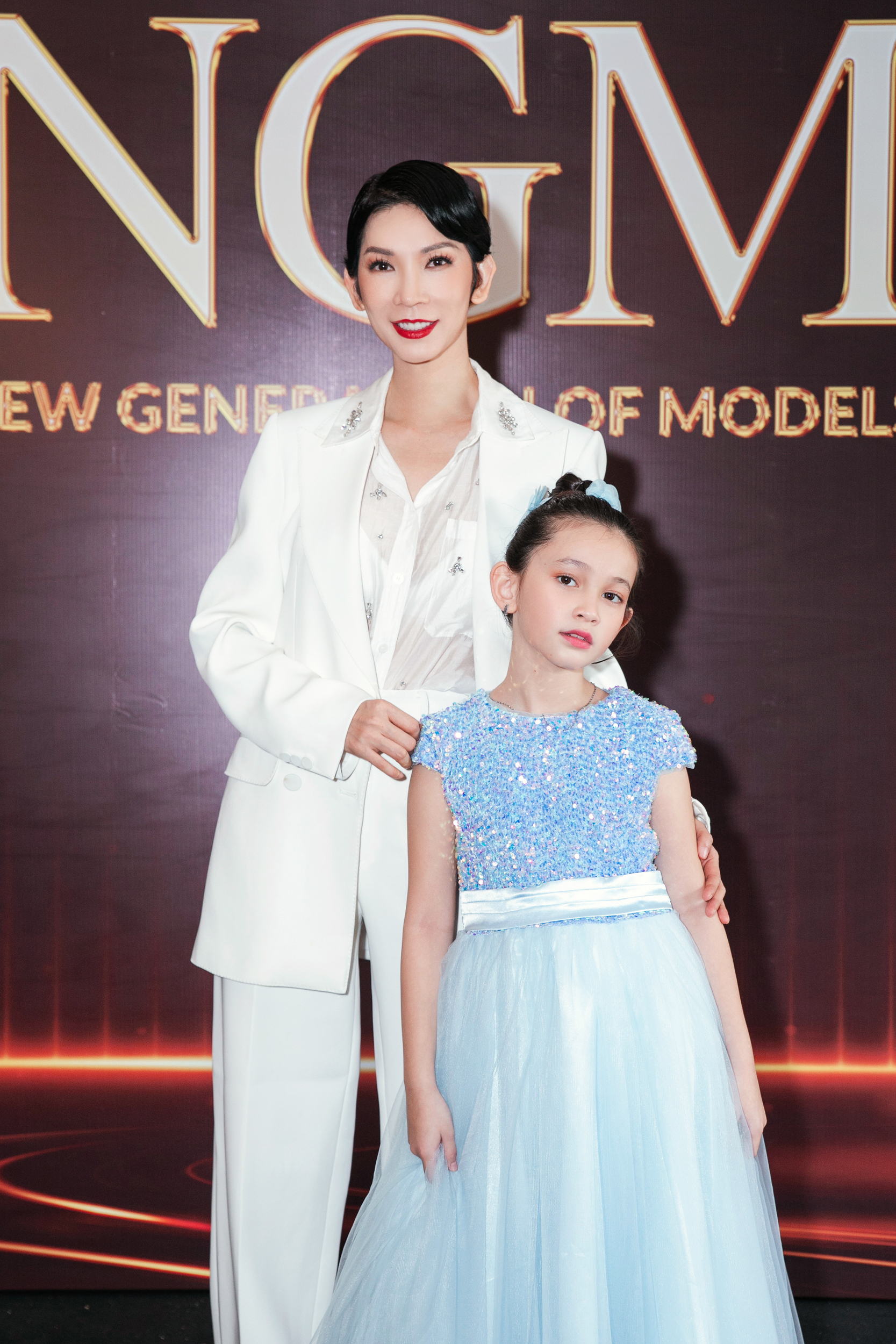 Xu&acirc;n Lan đưa mẫu Việt trải nghiệm c&aacute;c kinh đ&ocirc; thời trang thế giới - Ảnh 1.
