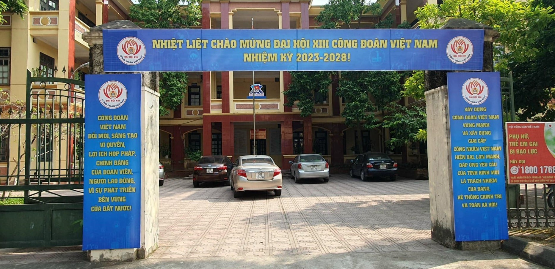 H&agrave; Nội trang ho&agrave;ng rực rỡ trước Đại hội XIII C&ocirc;ng đo&agrave;n Việt Nam - Ảnh 4.